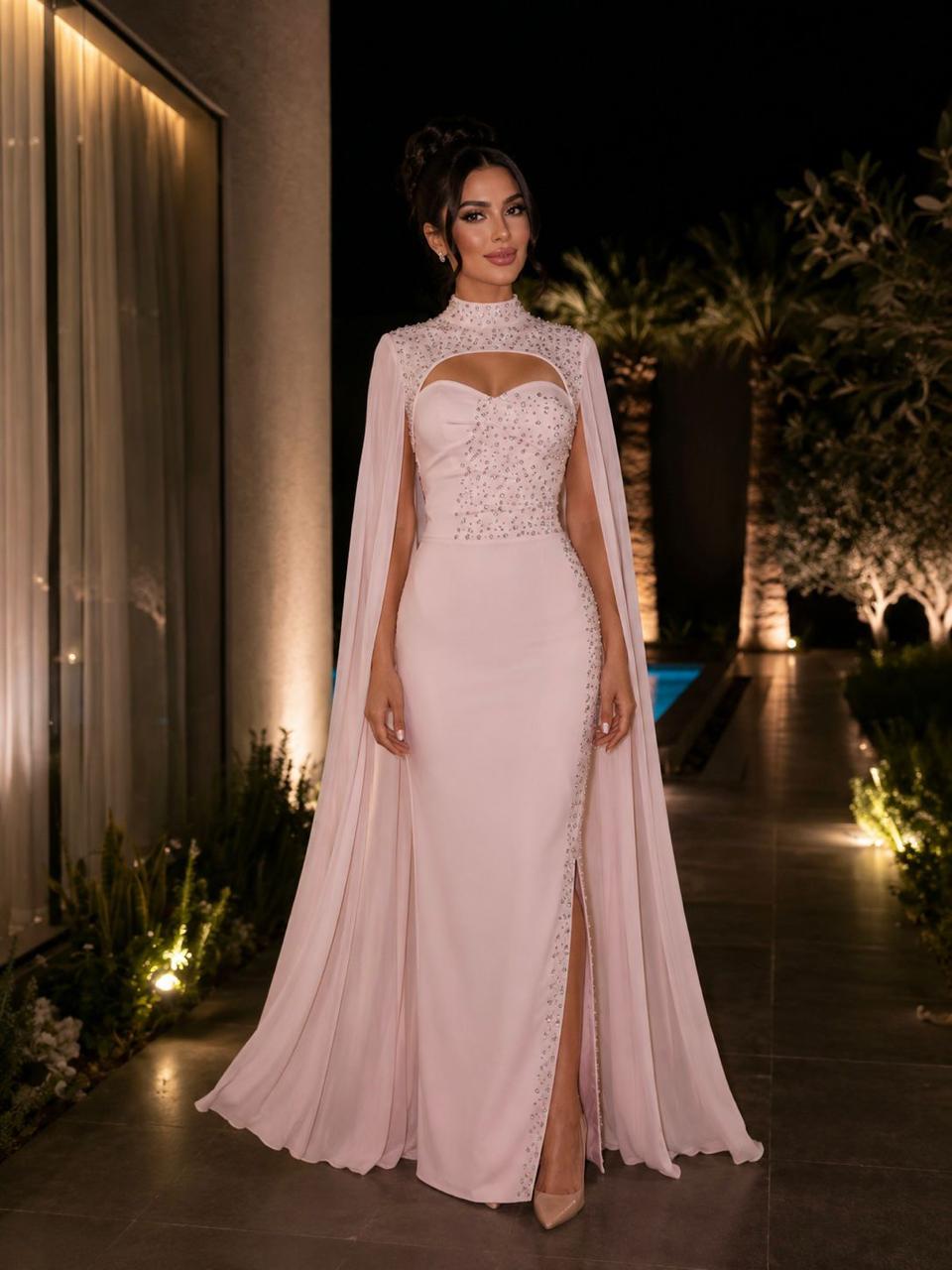 Evening dress with regal design