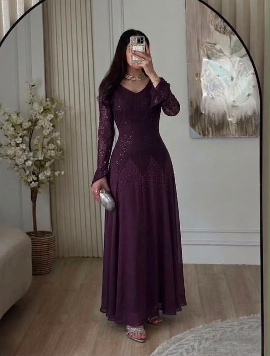 Evening dress adorned with pearls